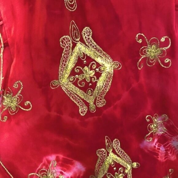 Vintage Red and Gold Aari Kurta Embroidered Indian Set - Picture 3 of 4